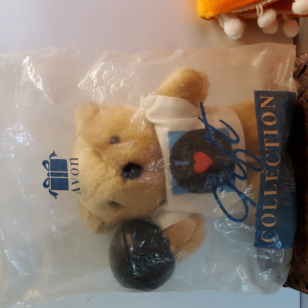 Vtg. 1997 Avon Pastime Pals Bowling. - Picture 1 of 4